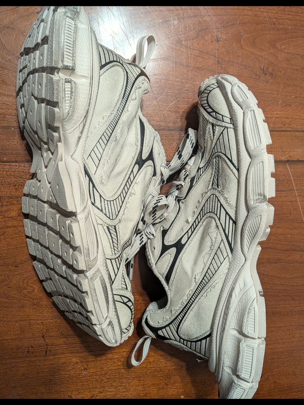 AUTHENTIC Balenciaga 3XL Distressed White and Black Men's Sneakers